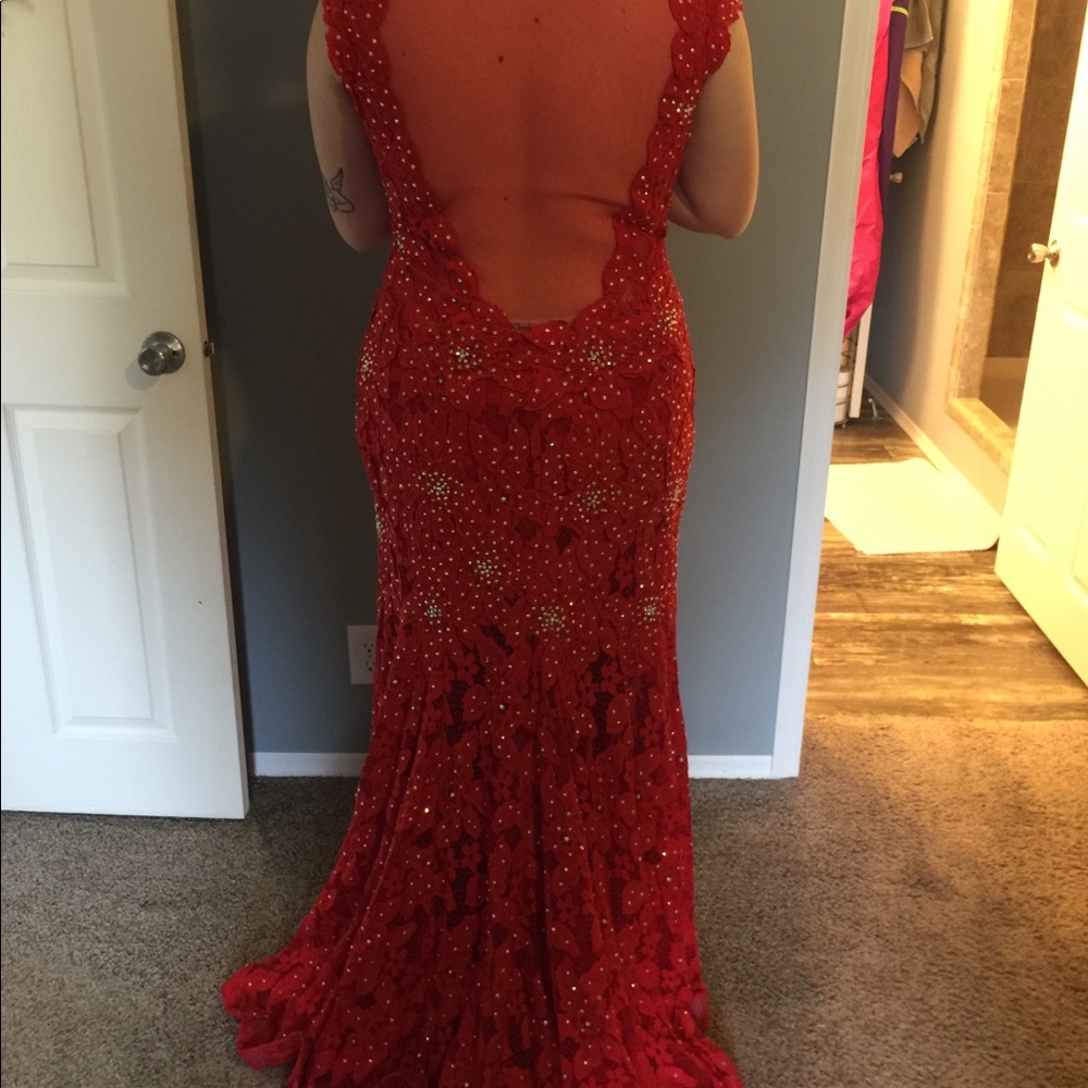 Stunning red Jovani prom dress - Picture 2 of 5